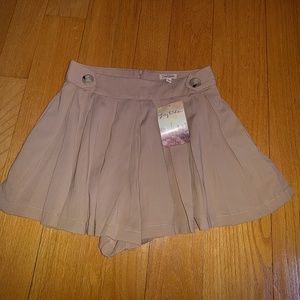 Tan pleated shorts brand new!